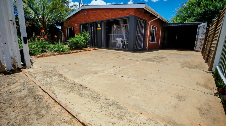 3 Bedroom Property for Sale in Heidedal Free State